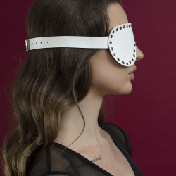 Маска на очі з заклепками Feral Feelings - Blindfold Mask, натуральна шкіра, біла