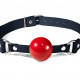Кляп силиконовый Feral Feelings Silicon Ball Gag Black/Red, черный ремень, красный шарик