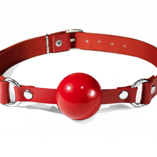 Кляп силиконовый Feral Feelings Silicon Ball Gag Red/Red, красный ремень, красный шарик