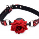 Кляп с розой Master Series: Eye-Catching Ball Gag With Rose, черно-красный